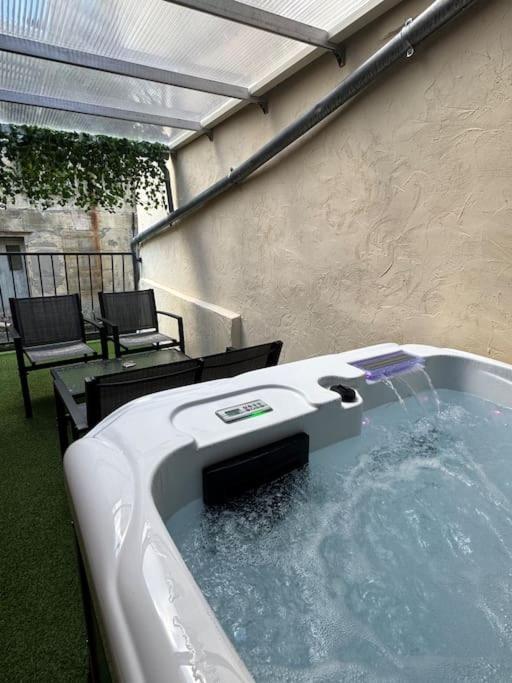 Luxury Room - Havre De Paix Avec Jacuzzi Prive Bar-le-Duc Ngoại thất bức ảnh